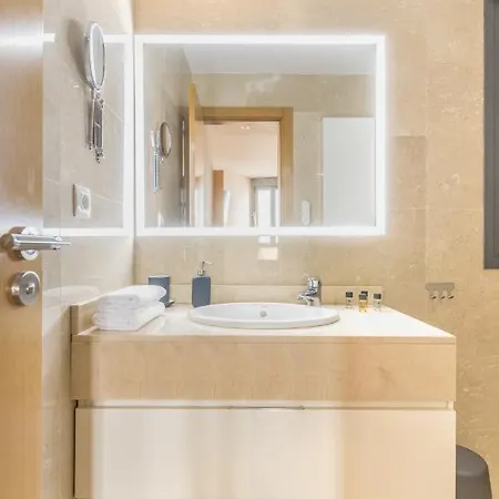 Home2book Charming Urban Siete Palmas *